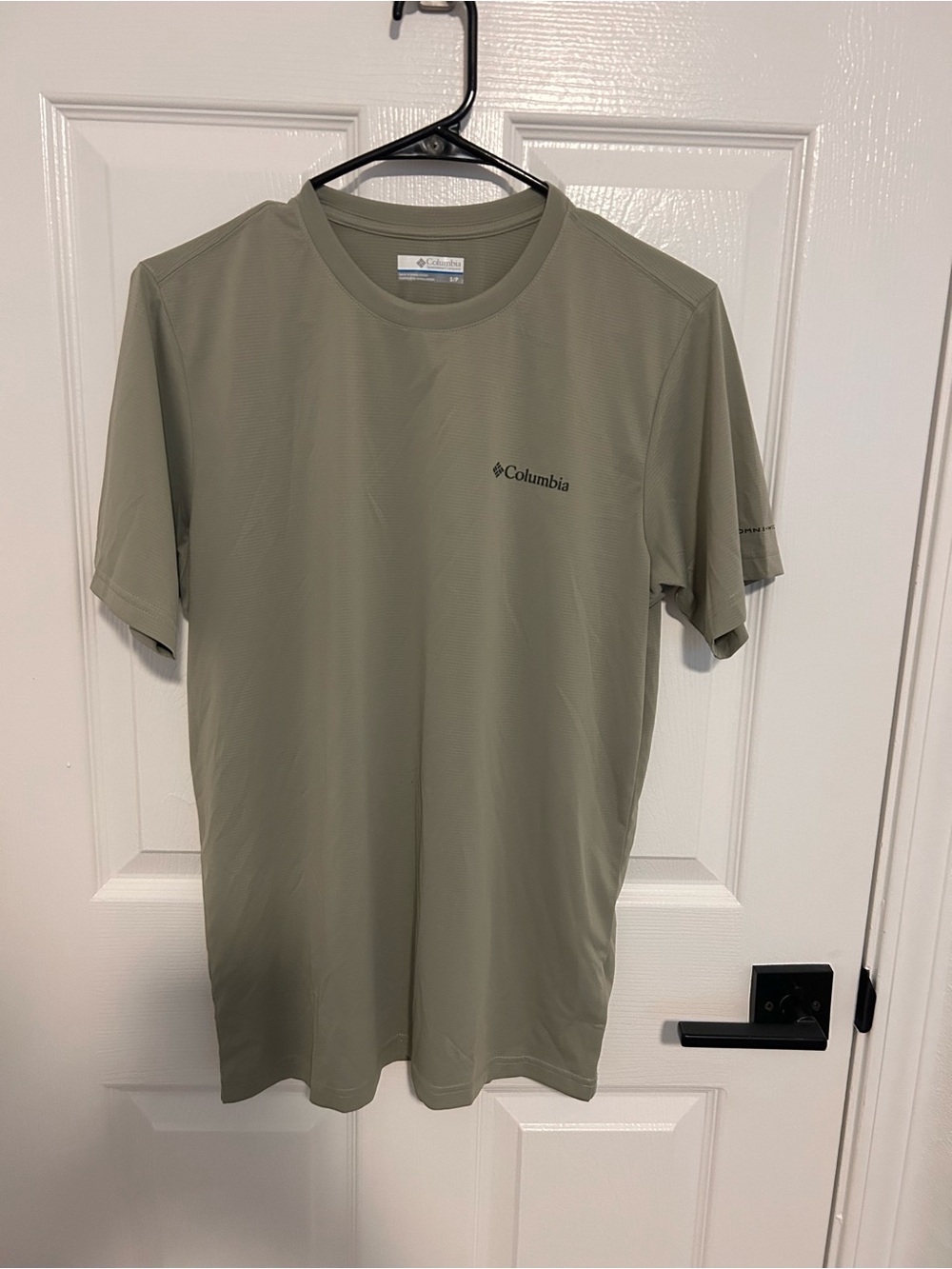 Columbia Short-Sleeve Performance Tee in Olive Green